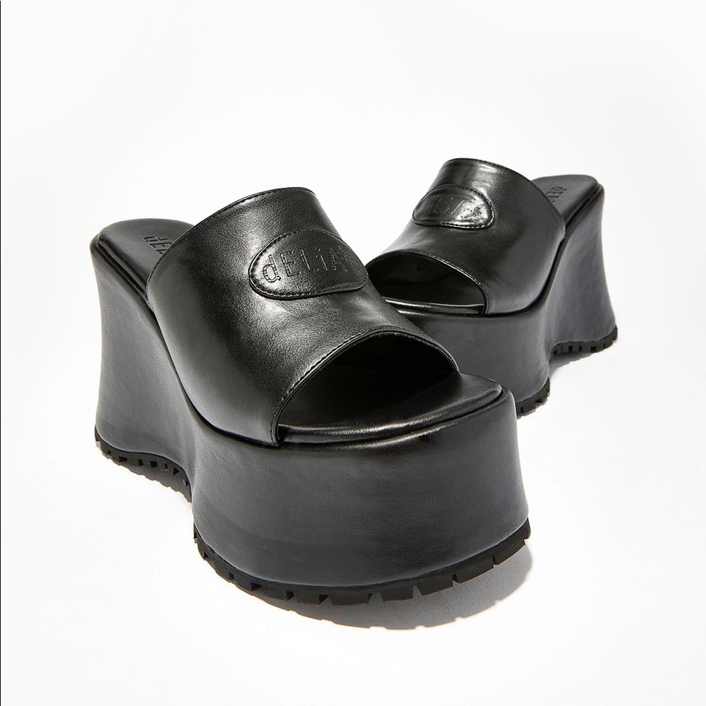 Delia’s chunky slides